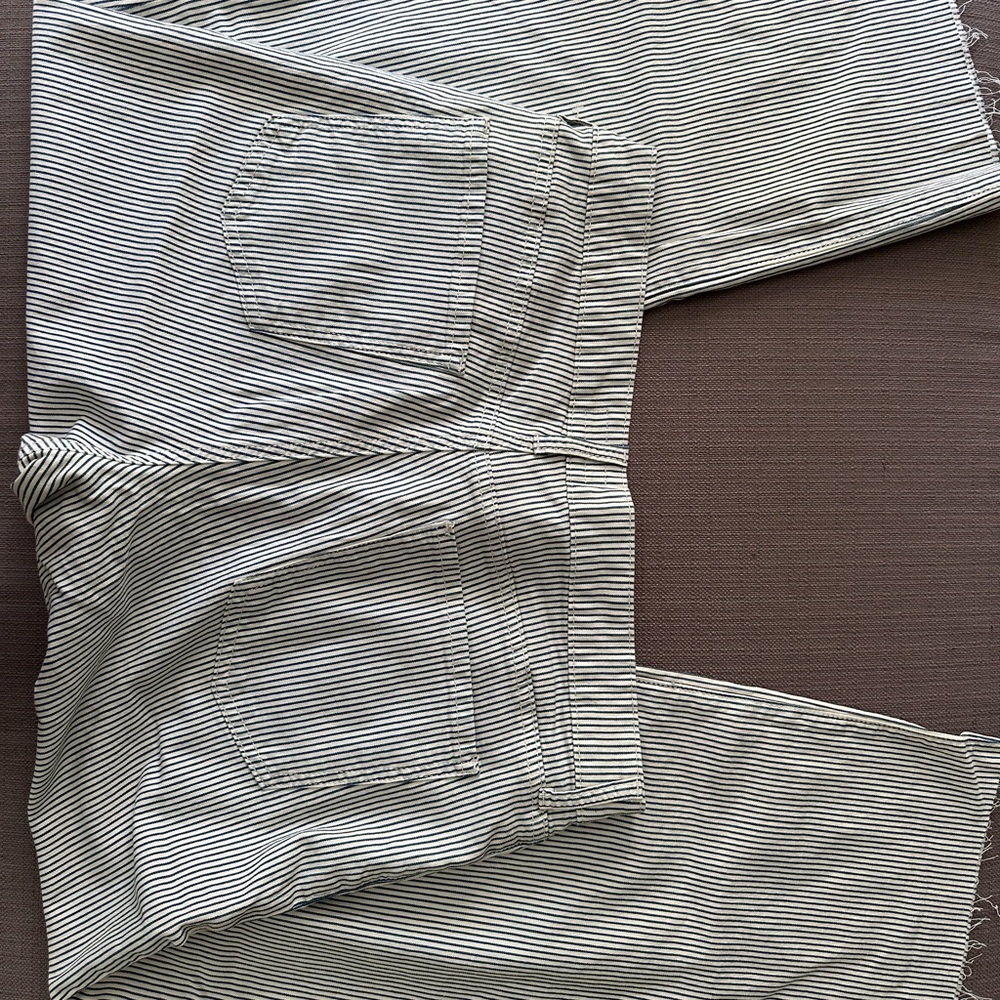 Kut from the Kloth Women's Straight Leg Pinstripe Jeans in Light Gray & White - Picture 3 of 6